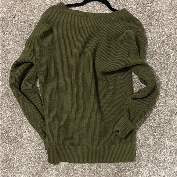 GAP Maternity V-Neck Rib Sweater - Picture 4 of 5